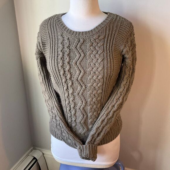 Y2K Grey Cable Knit Pullover, Relaxed Fit, XS. Academia - Picture 2 of 14